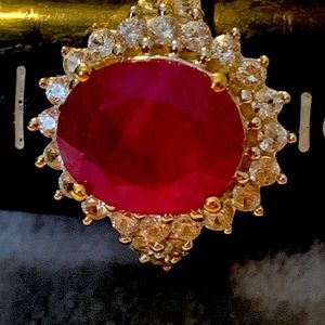 10k. Size 8 Yellow Gold Ruby White Sapphire